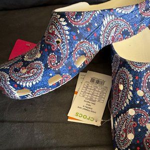Vera Bradley Slip on CROCS paisley shoes size 10 New with Tags